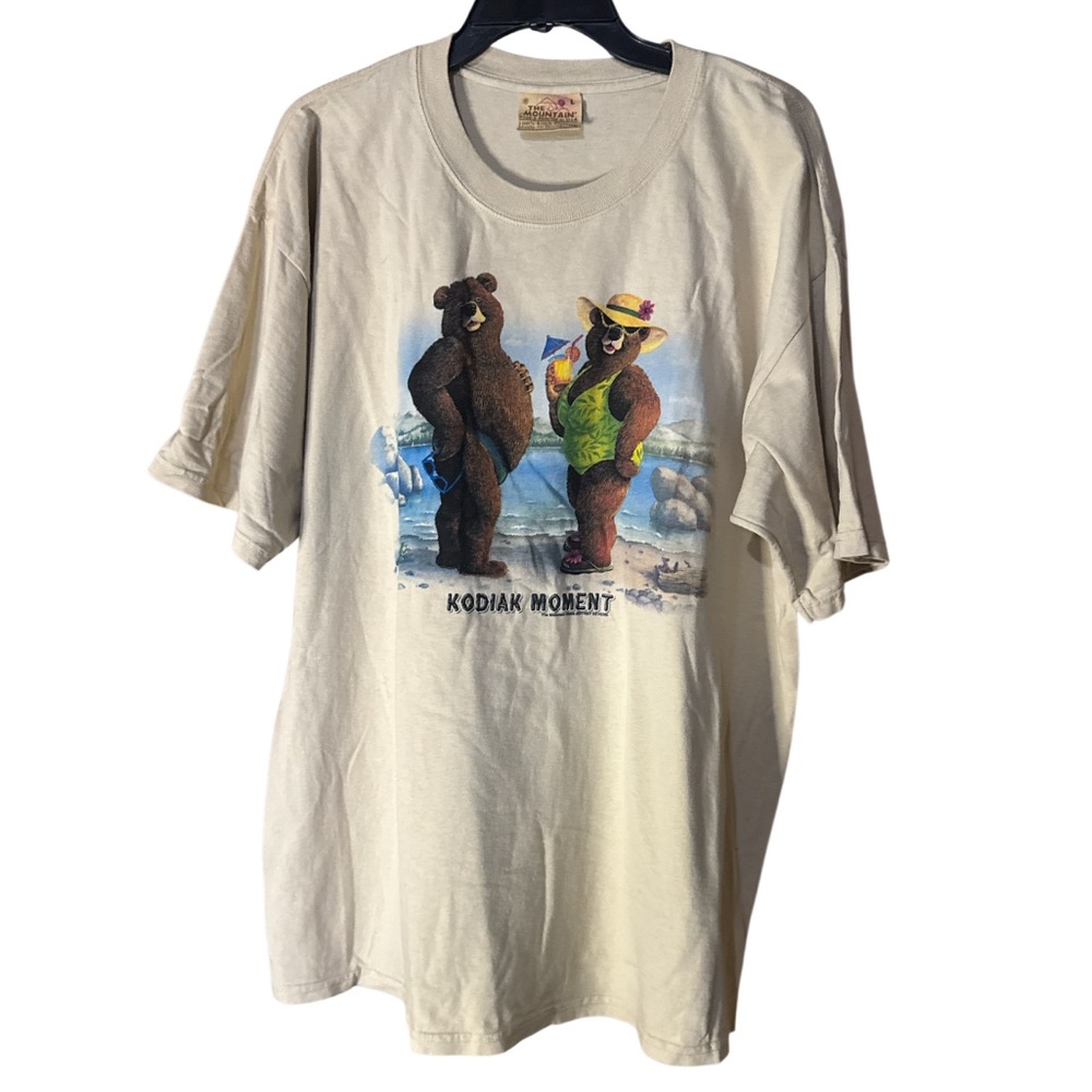 The Mountain Cream Kodiak Moment Bear Graphic Tee